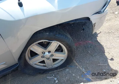 2008 Jeep Compass Sport из США, поврежденный, VIN 1J8FT47W48D608913